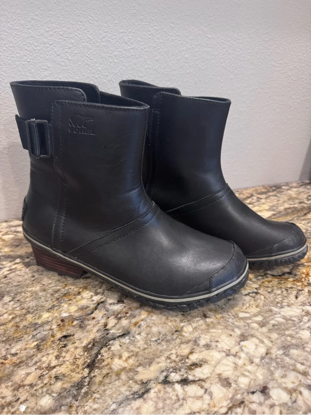 SOREL Lolla Black Waterproof Leather Buckle Ankle Boots Women’s 7